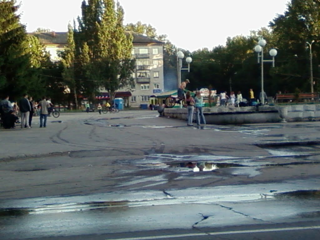 площадь театра "Колесо"