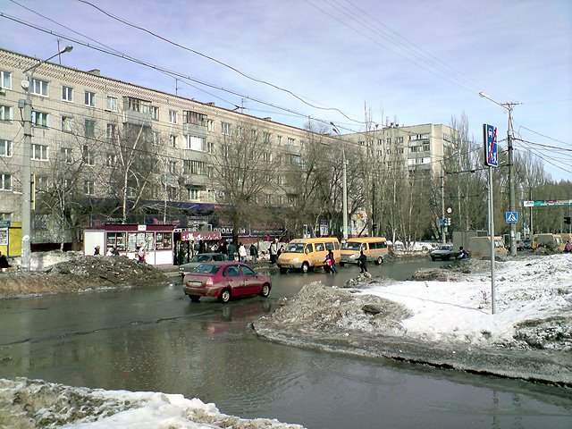 Улица Мира. Остановка 27-й квартал.