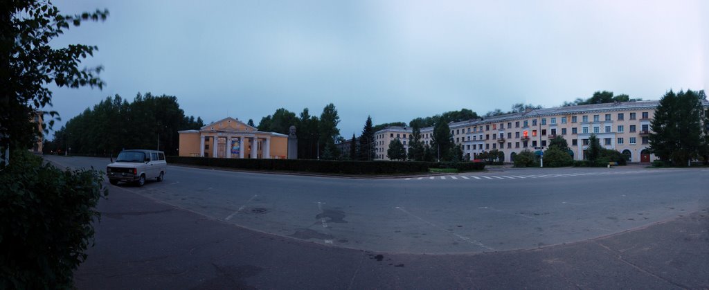 Панорама, Площадь Комсомола