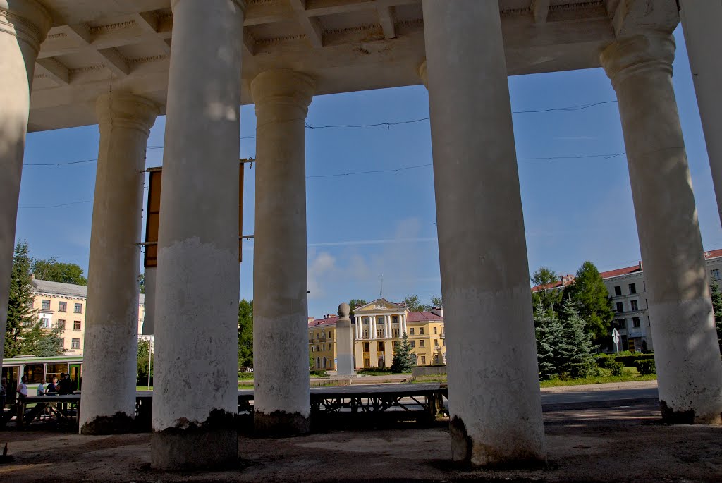 Пикалёво, пл Комсомола, июль 2012 г.