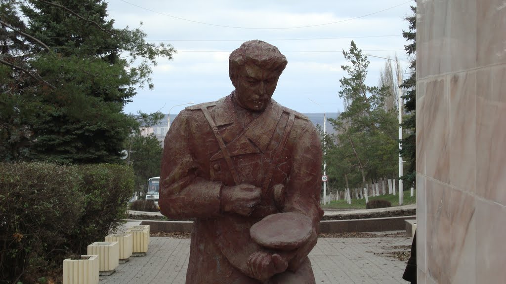 Новочеркасск. Новый памятник на Кругу