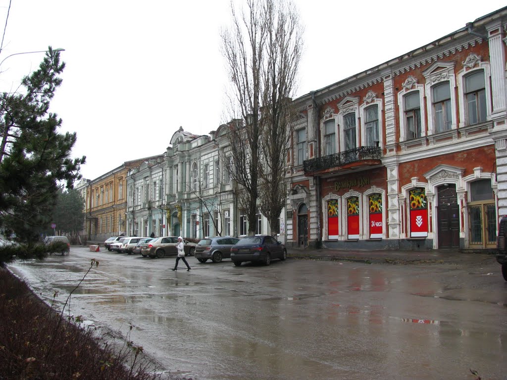 Старые дома на проспекте Платова