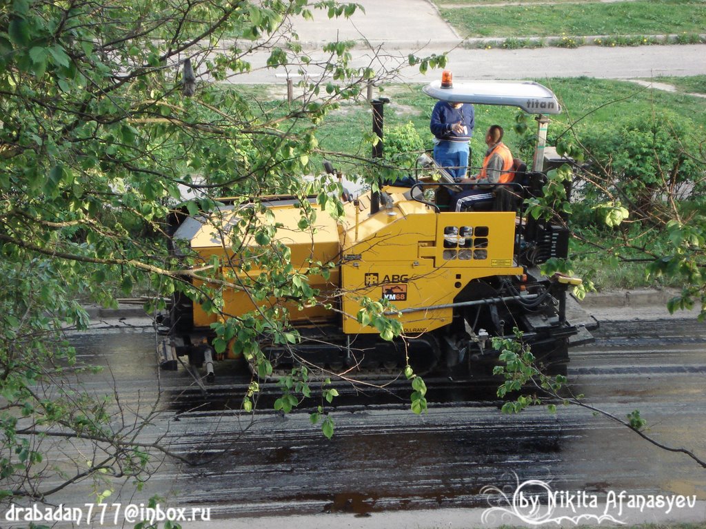 Ремонт дороги на улице Ломоносова (	Repair of roads on the street Lomonosova)