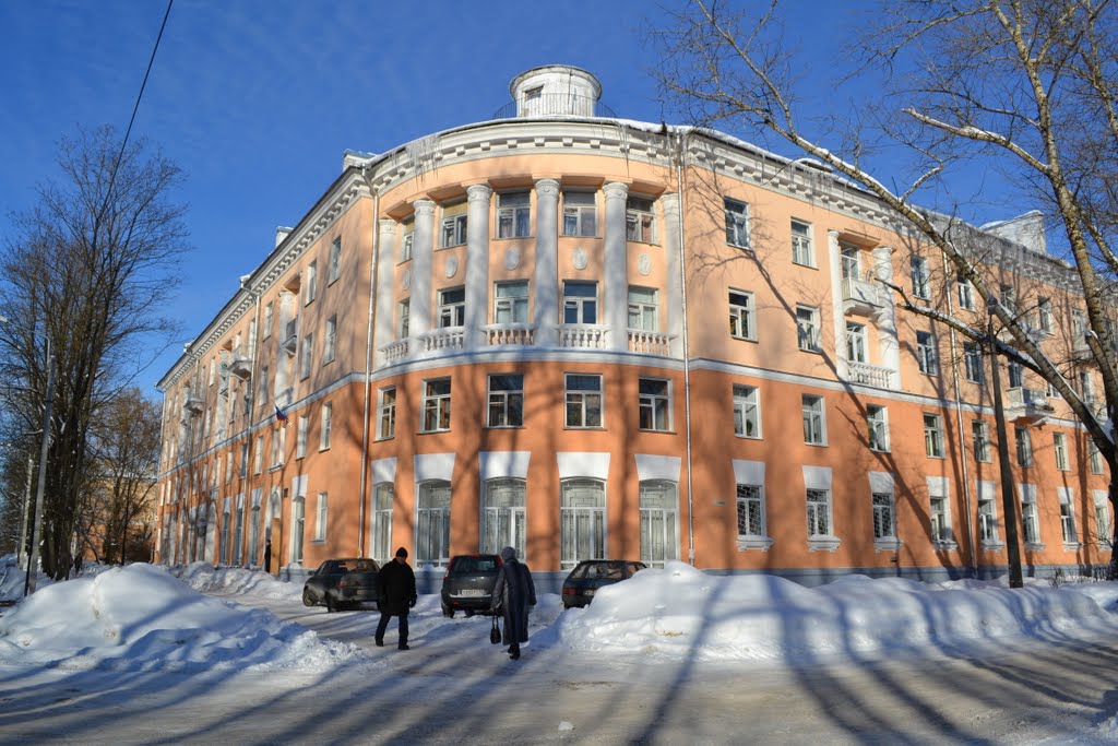 дом  у парка