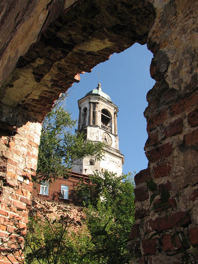Vyborg. A tower with hours.
