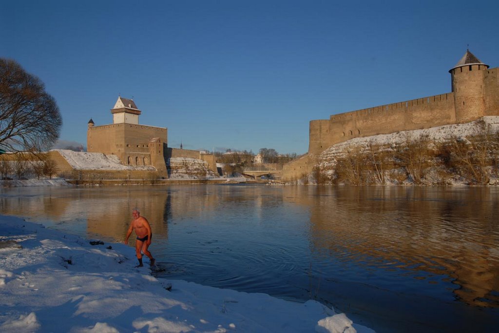 Brave winter swimmer