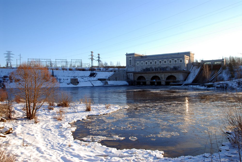 Hydroelectric power plant in Russian side