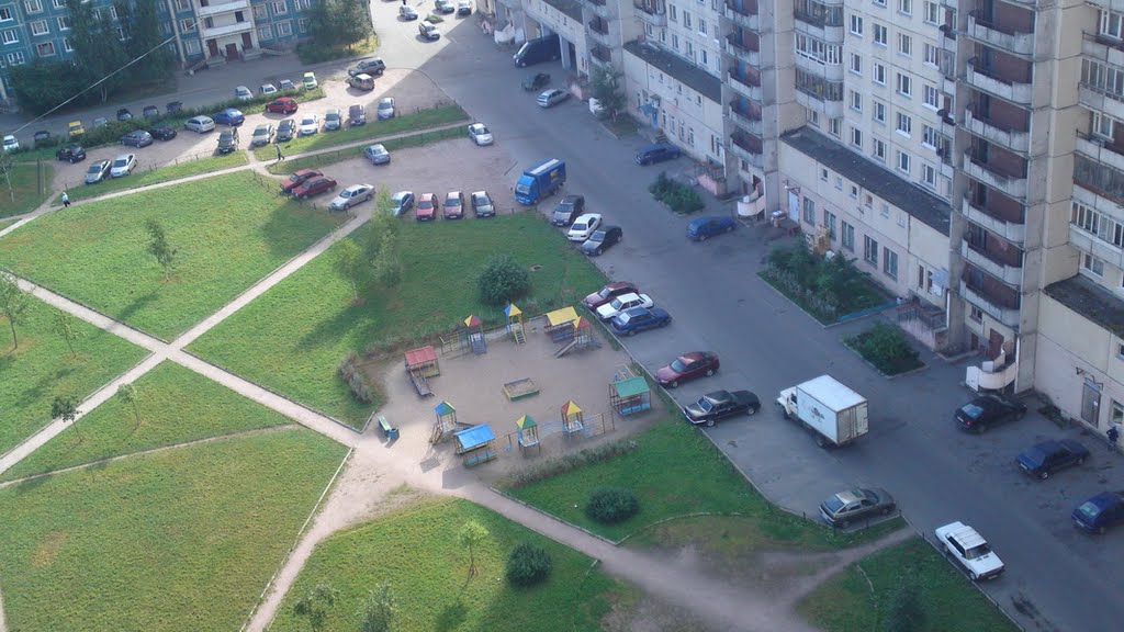 Двор