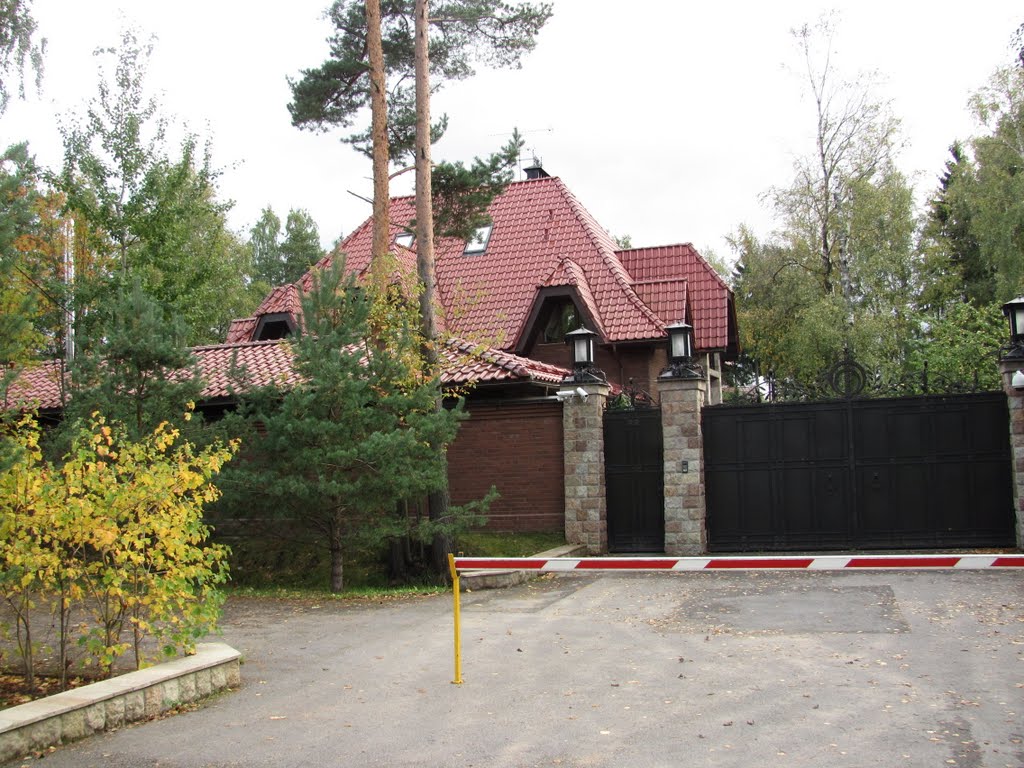 New house, close to old abandoned houses