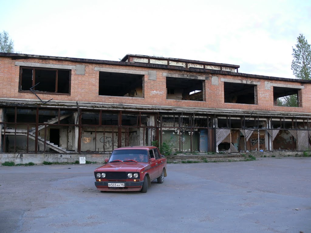 Ресторан "Балтика" после пожара 2002 года