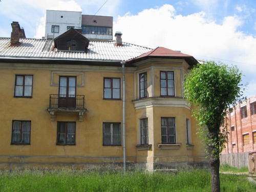 Av. Kirova Old Building
