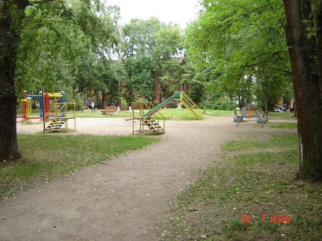 Двор на Суворовской (бывший военный городок)