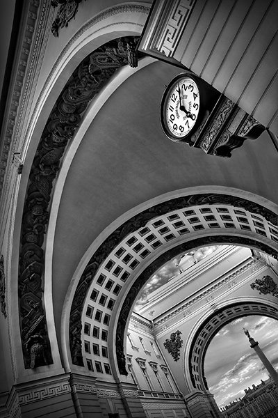 Вид через арки - View through the archs