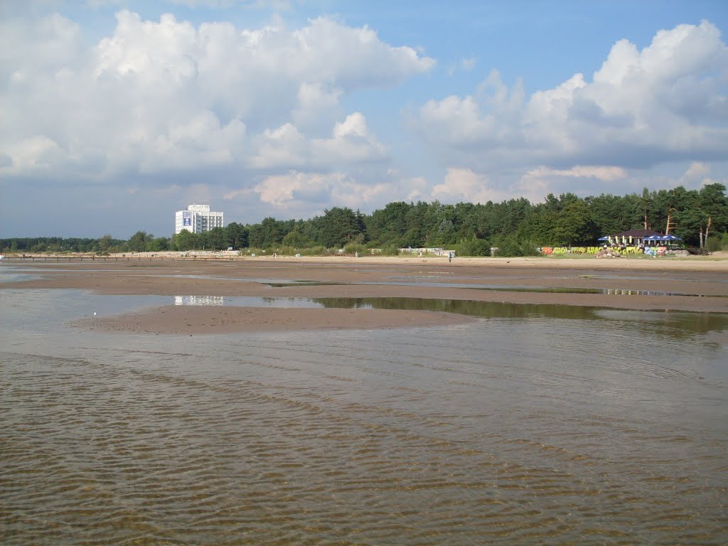 Tide out.