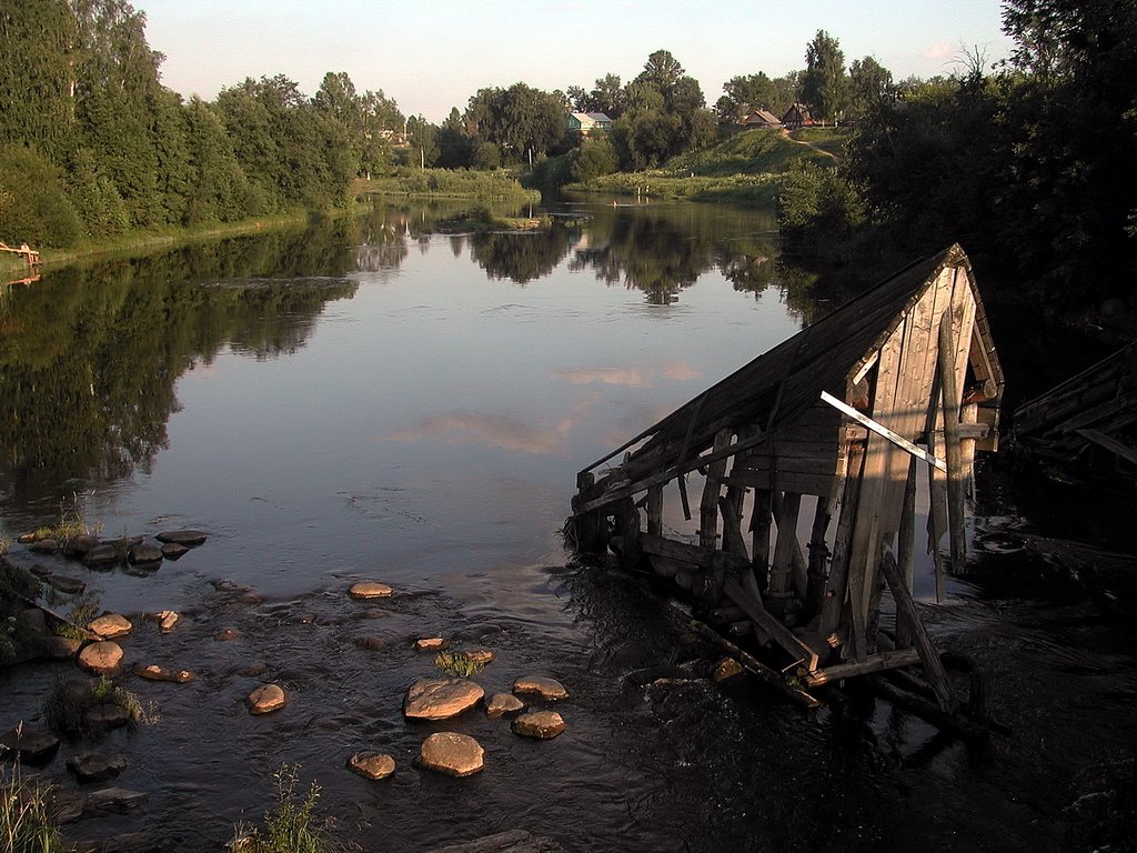 Ледорезы отстояли своё...(The destroyed parts of the gateway)
