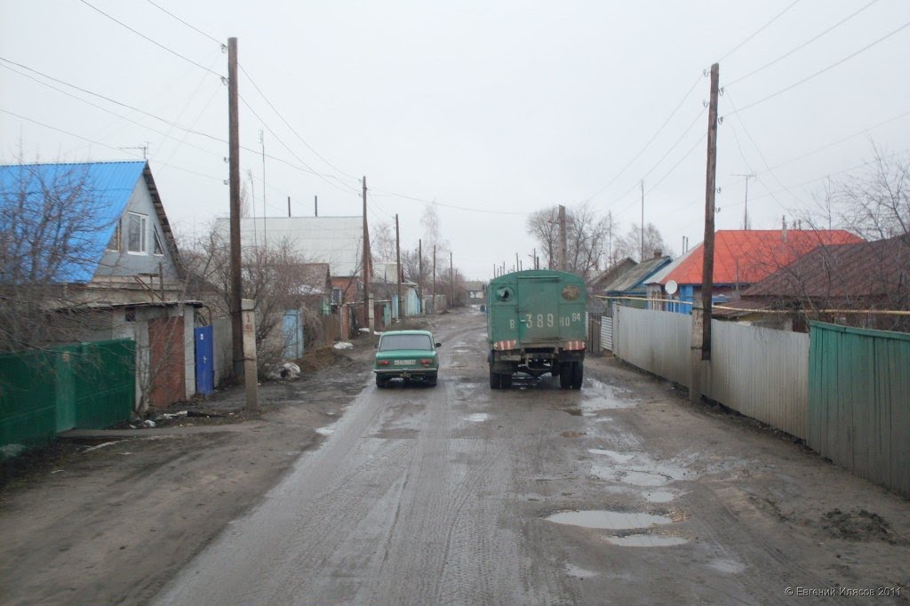 Ул. Тиханкина