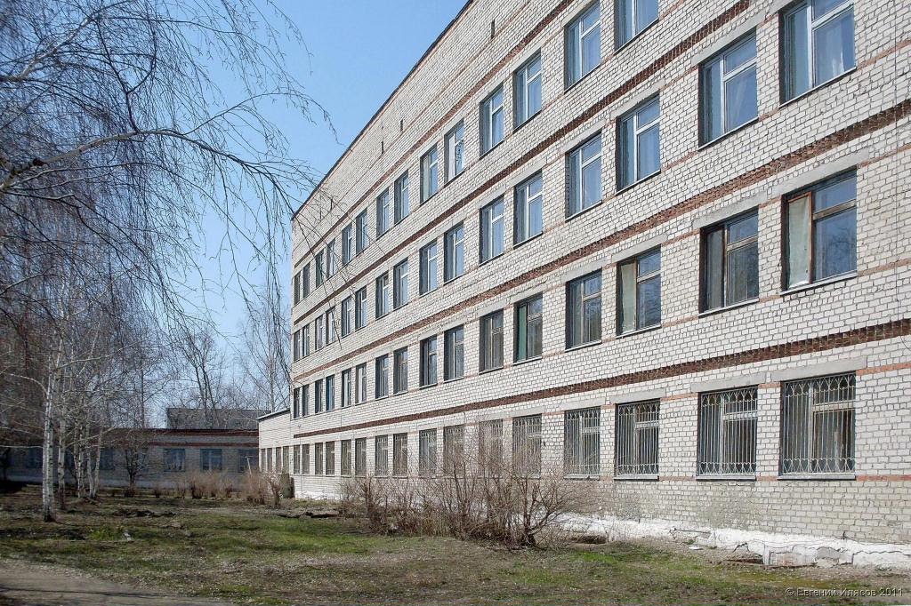 Главный корпус ЦРБ, вид со двора