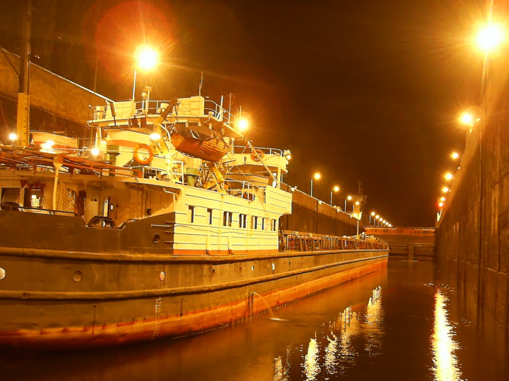В шлюзовой камере ночью (Night Sluice)
