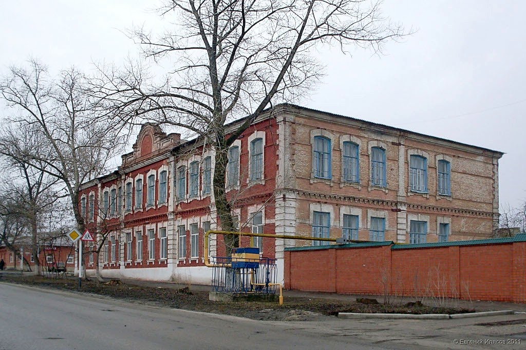 Медицинское училище, вид с Луначарского