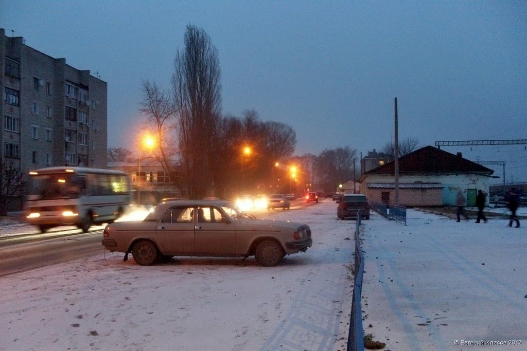 Первый снег на ул. Энгельса