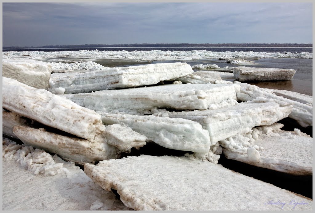 Drifting of ice