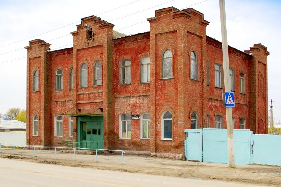 Здание бывшего земского училища 1910 г.