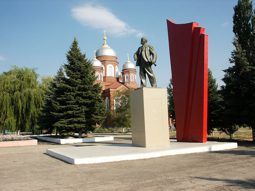 На центральной площади г. Пугачева