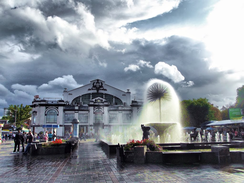 City market and fountain