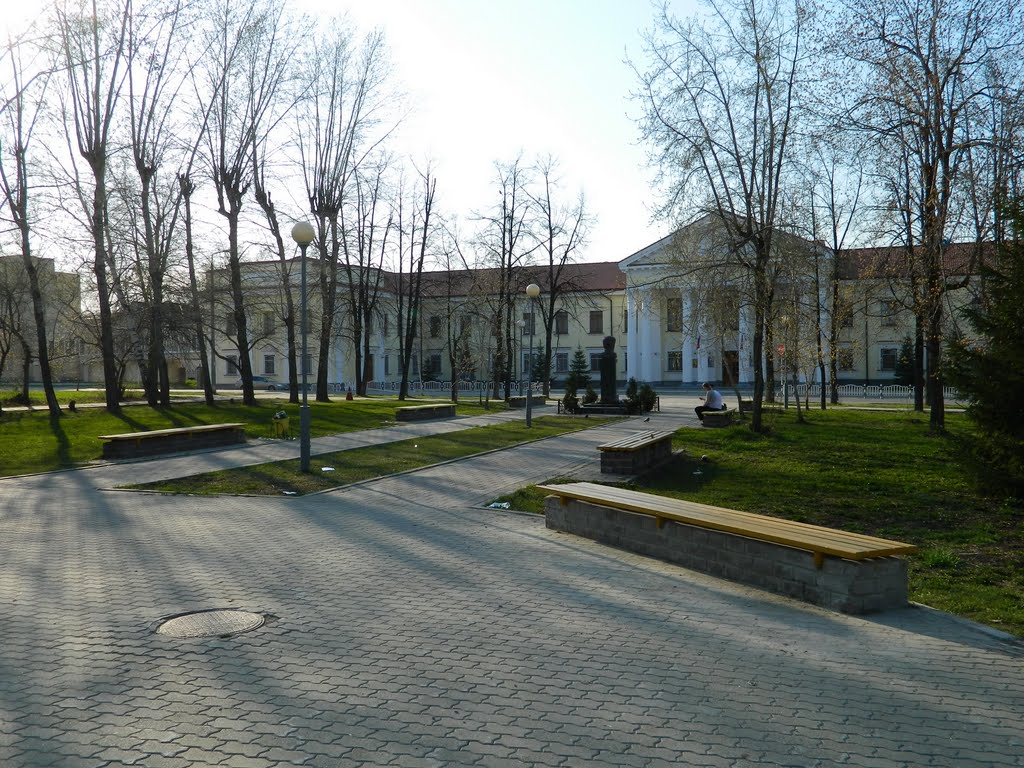 Заводоуправление ОАО УЭХК, г. Новоуральск, 2011г.