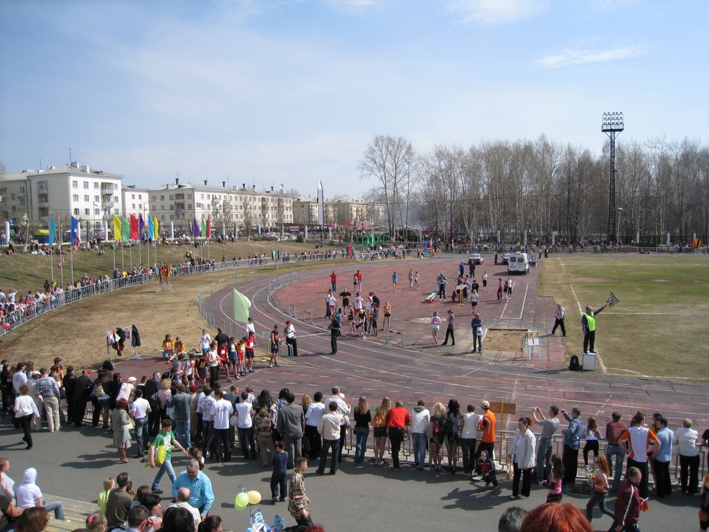 стадион "Факел", эстафета на День Победы (2009)