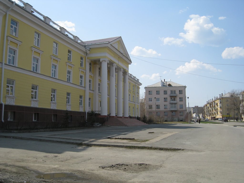 Дом пионеров (2009)