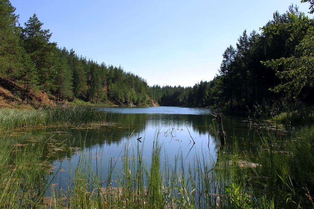 Алапаевск. Старый карьер заполненный водой
