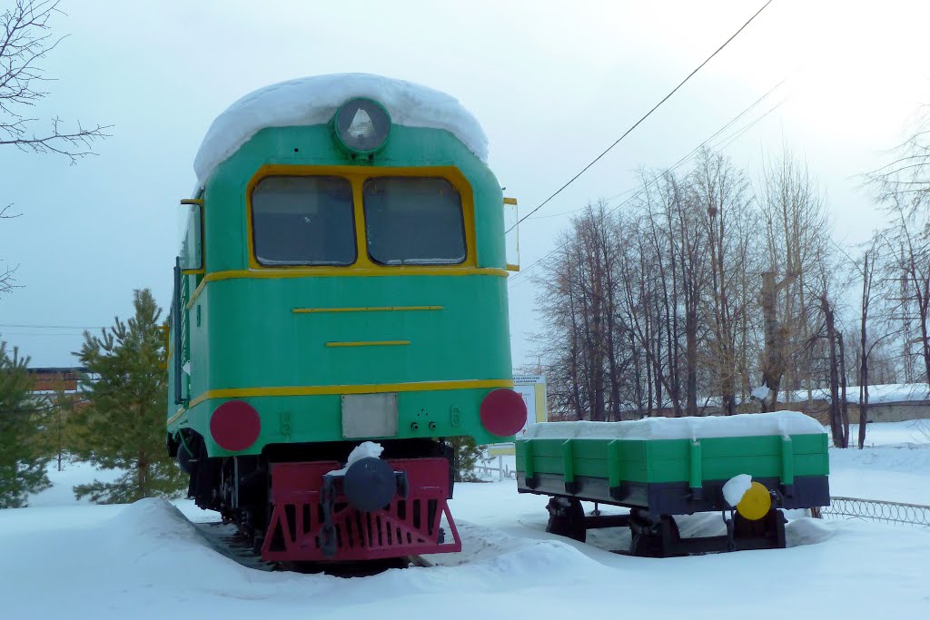 Алапаевск. Депо АУЖД. Теполовоз памятник.