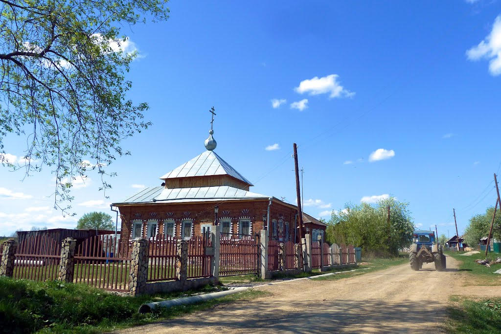 Алтынай. Церковь в честь Рождества Христова.