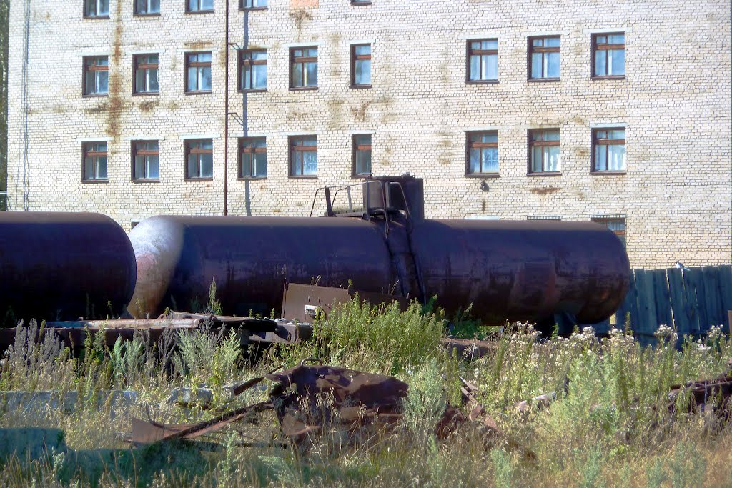 Басьяновский. Локомотивное УЖД депо. Цистерны.