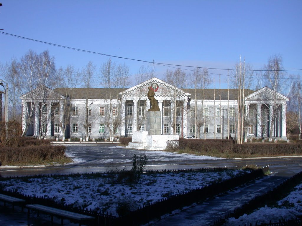 Техникум (БМ-КТ). Памятник Ленину(уже нет), площадь Мира. 2007г.