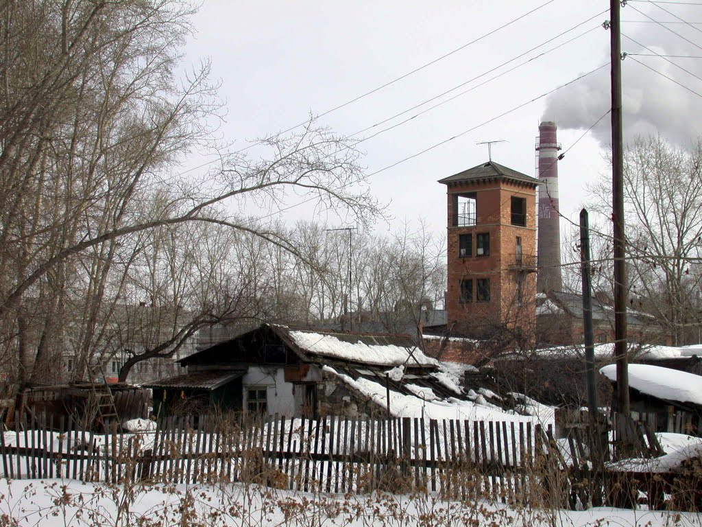 Вид на пожарную каланчу и труба БОЗа