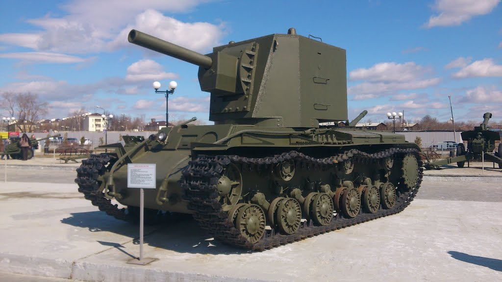 Танк КВ-2