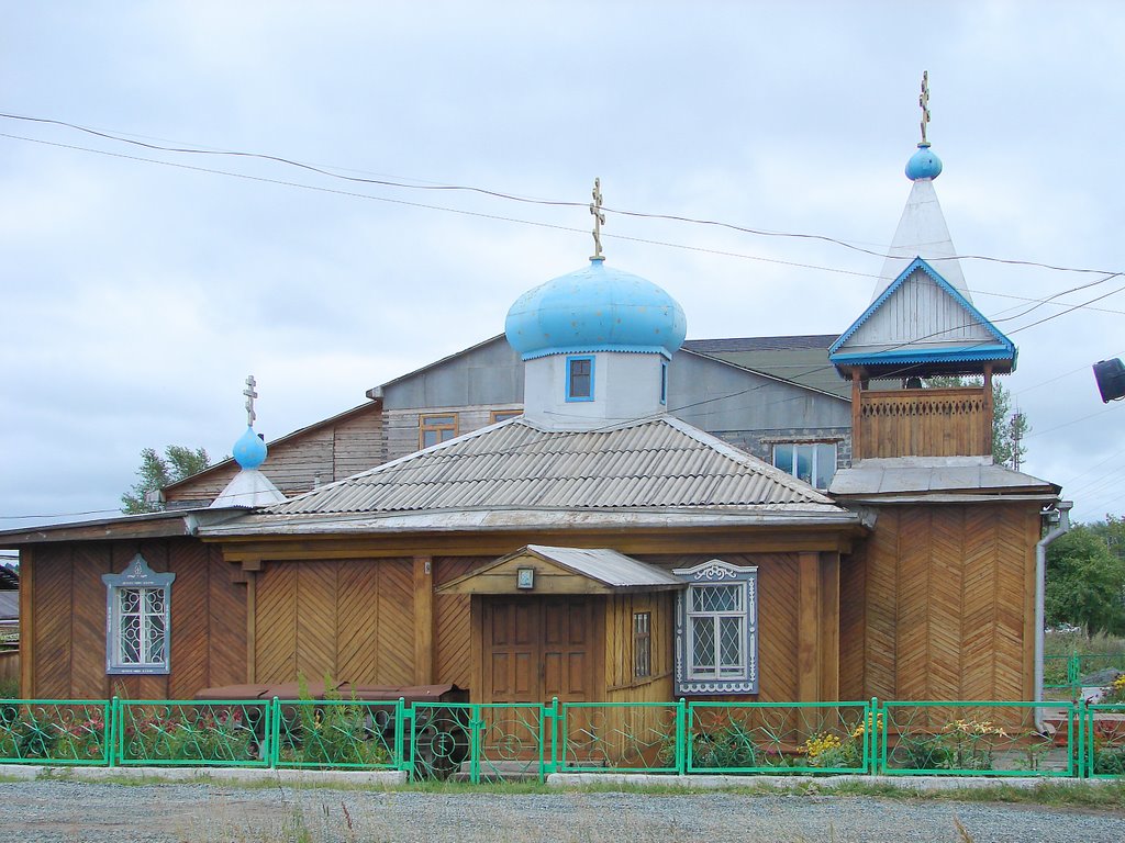 Деревянная церковь в Верхней Салде. 2006 г
