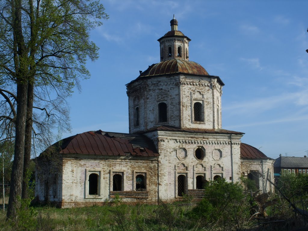 Разрушенная Покровская церковь.