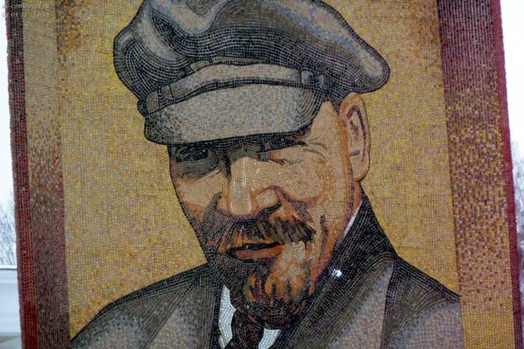 Дегтярск. Ленин крупным планом.