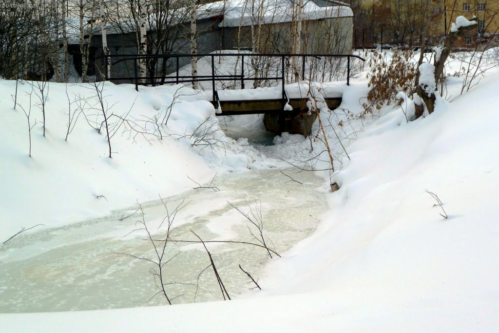 Дегтярск. Пешеходный мостик.