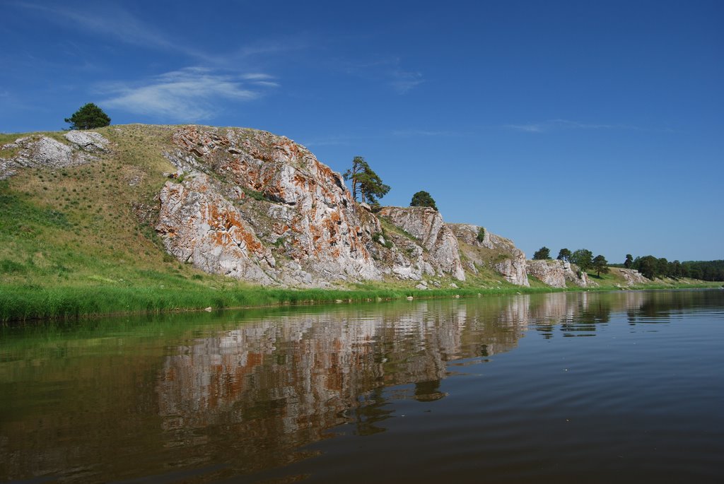 река Нейва, безымянные скалы