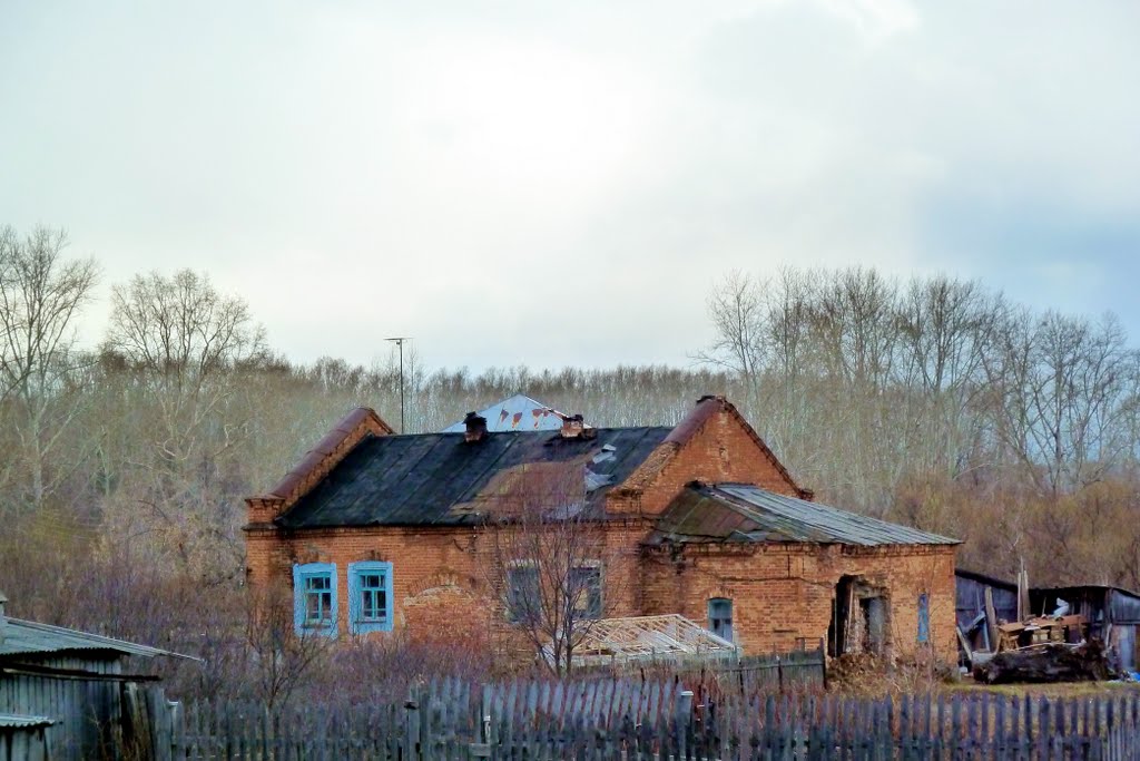Ирбит. Старинный дом у Шекенданского моста.