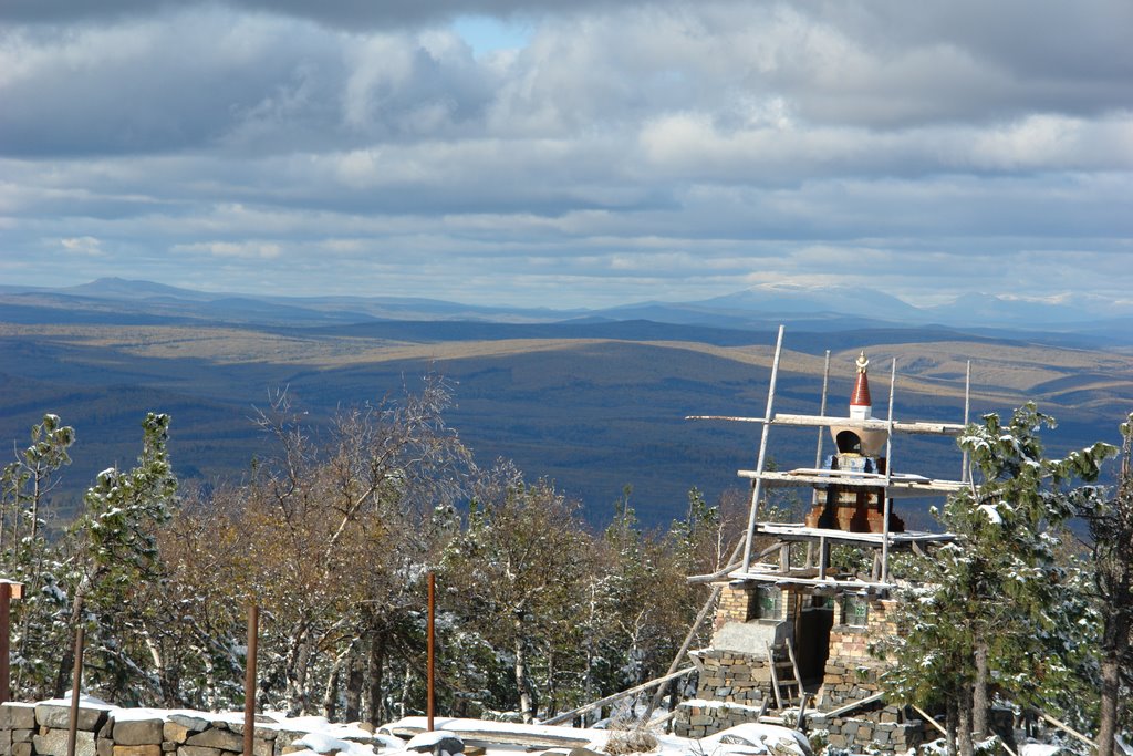 Do Kachkanar mountain is trace of a huge meteorite?