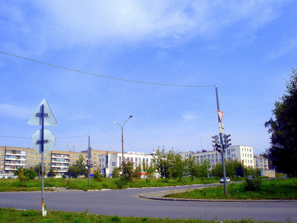 Перекресток улиц Строителей - Луначарского