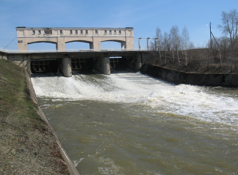 Сток с плотины