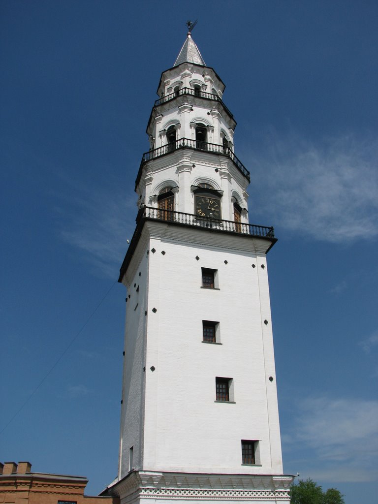 Невьянская Падающая башня