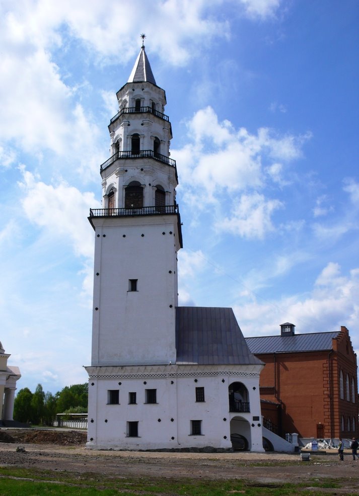 Невьянская "падающая" башня