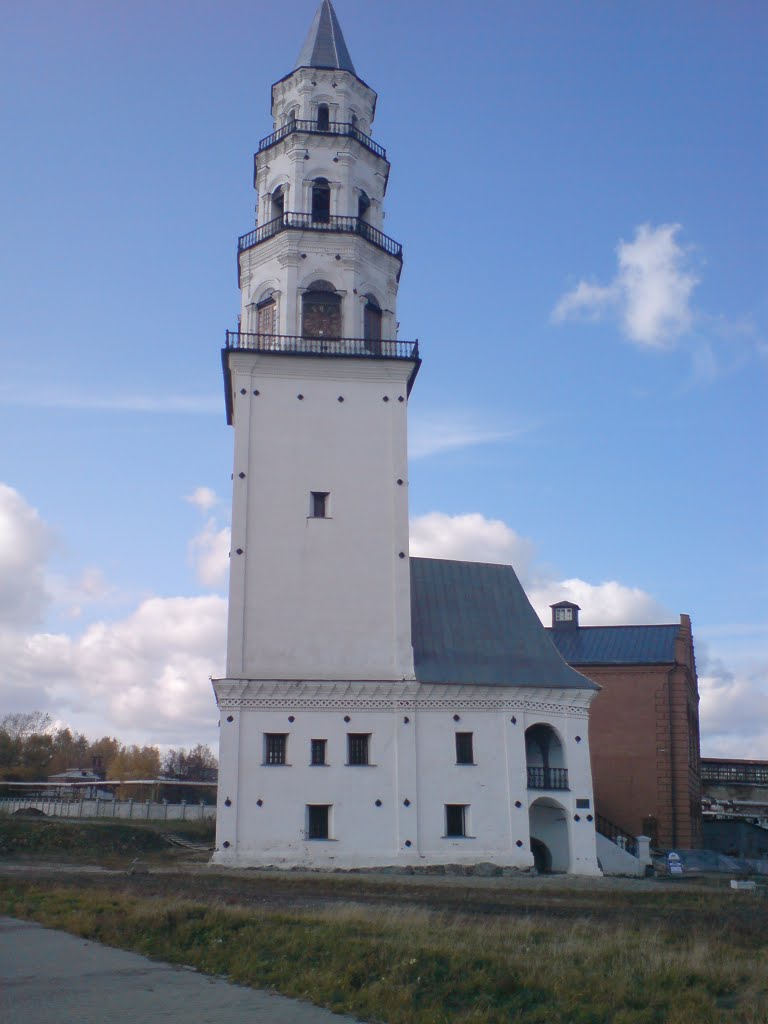 Невьянская наклонная башня